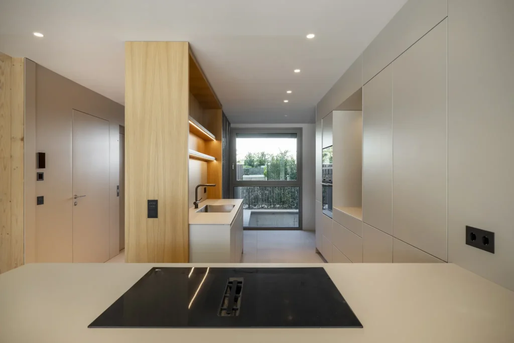 With access to a private gym and extensive storage.