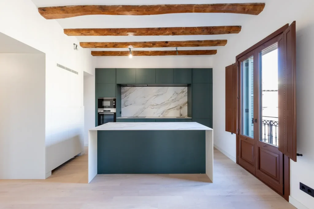 Original Beams and Contemporary Design on Rambla de Catalunya