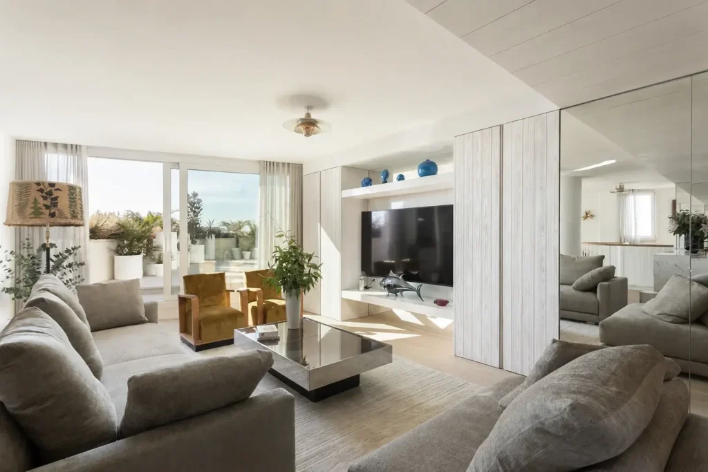 Connected Living Spaces and a Terrace Above the Harbour