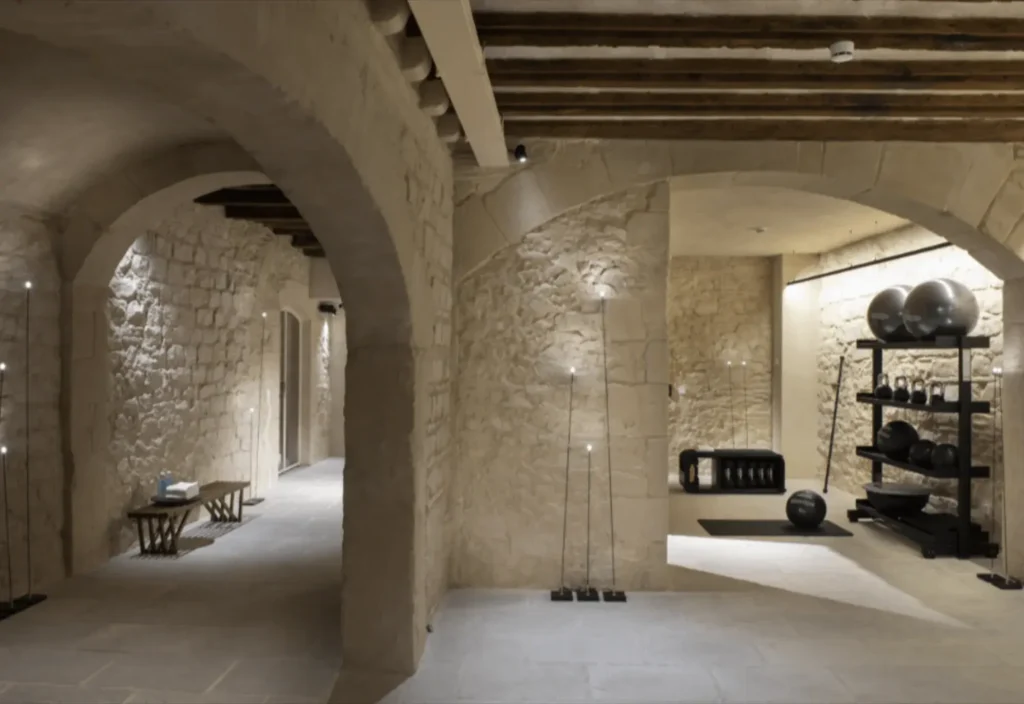 the old world charm of Ciutat Vella