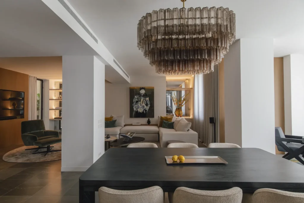 A warm contemporary residence