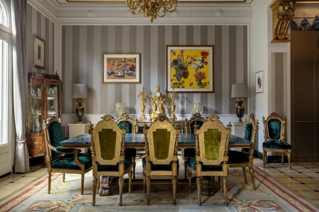 A walk through light filled eooms and classic details